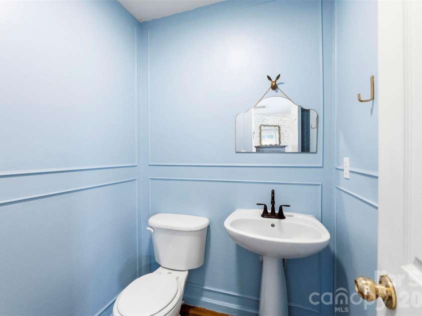9610 Duxford Lane, Charlotte, NC 28269.  MLS# CAR4361850, YatesRealty ID 14455. 