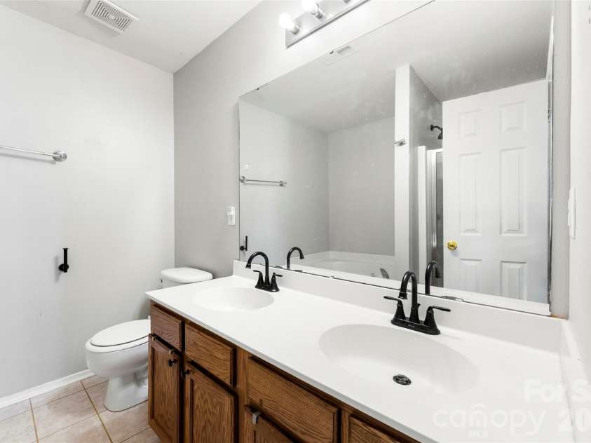 9610 Duxford Lane, Charlotte, NC 28269.  MLS# CAR4361850, YatesRealty ID 14455. 