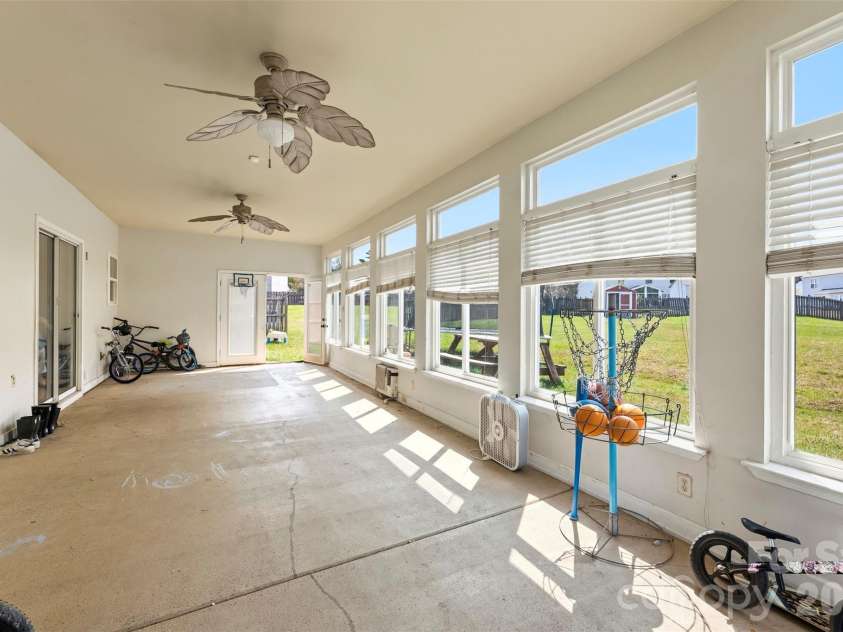 9610 Duxford Lane, Charlotte, NC 28269.  MLS# CAR4361850, YatesRealty ID 14455. 