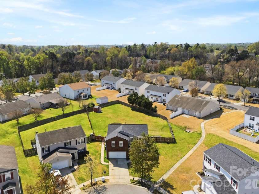 9610 Duxford Lane, Charlotte, NC 28269.  MLS# CAR4361850, YatesRealty ID 14455. 