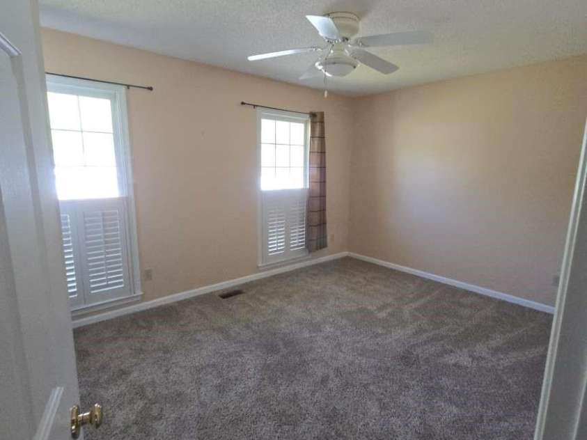15 Primrose Lane, Asheville, NC 28805.  MLS# CAR4234241, YatesRealty ID 14456. 
