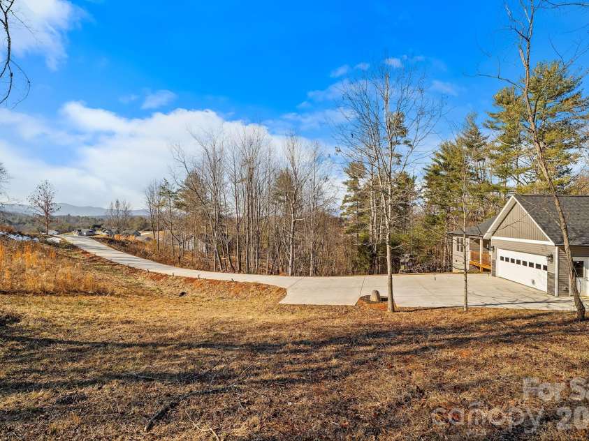 61 Sky Top View, Marshall, NC 28753.  MLS# CAR4338638, YatesRealty ID 14456. 