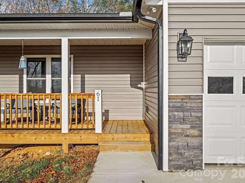 61 Sky Top View, Marshall, NC 28753.  MLS# CAR4338638, YatesRealty ID 14456. 