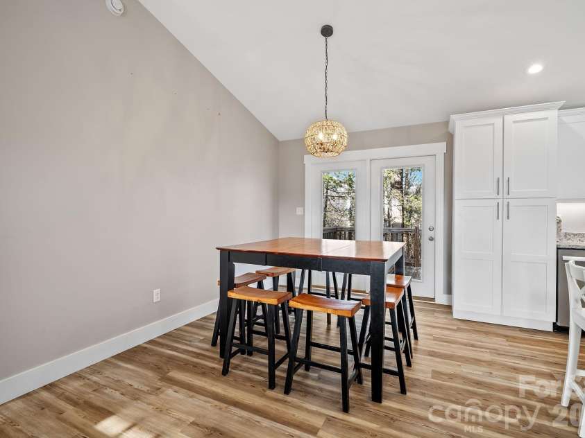 61 Sky Top View, Marshall, NC 28753.  MLS# CAR4338638, YatesRealty ID 14456. 