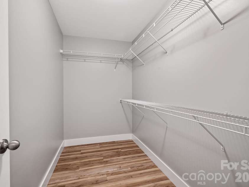 61 Sky Top View, Marshall, NC 28753.  MLS# CAR4338638, YatesRealty ID 14456. 