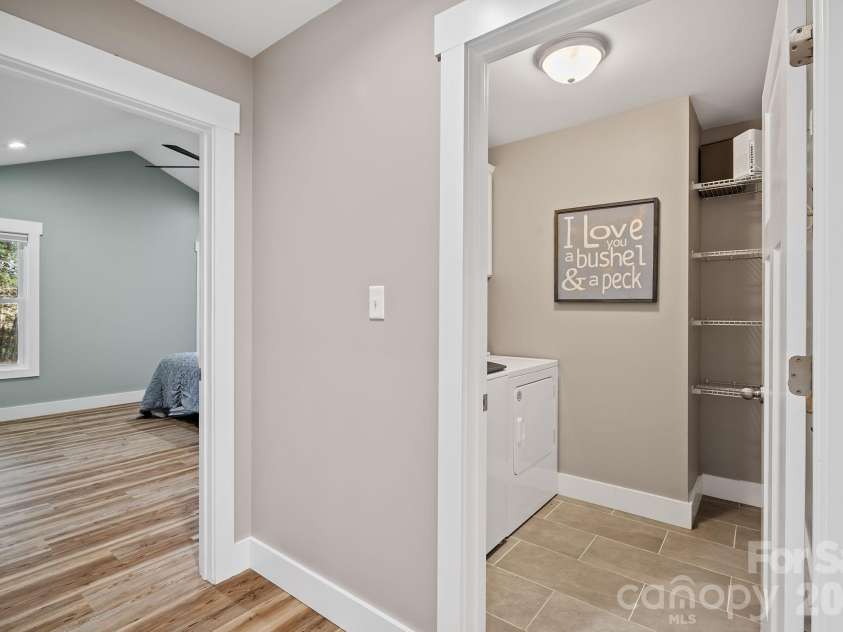 61 Sky Top View, Marshall, NC 28753.  MLS# CAR4338638, YatesRealty ID 14456. 