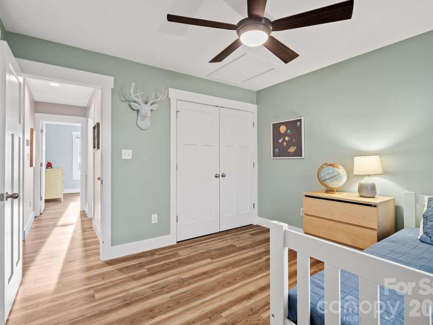 61 Sky Top View, Marshall, NC 28753.  MLS# CAR4338638, YatesRealty ID 14456. 