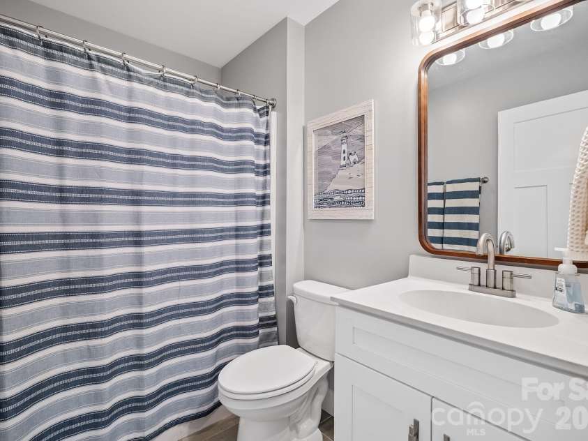 61 Sky Top View, Marshall, NC 28753.  MLS# CAR4338638, YatesRealty ID 14456. 