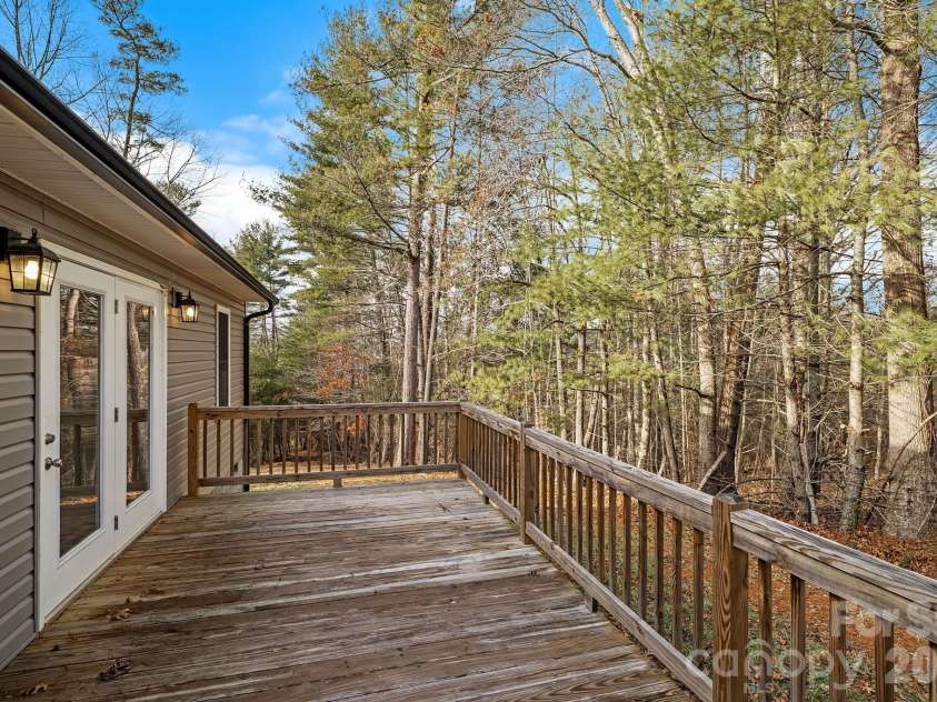 61 Sky Top View, Marshall, NC 28753.  MLS# CAR4338638, YatesRealty ID 14456. 