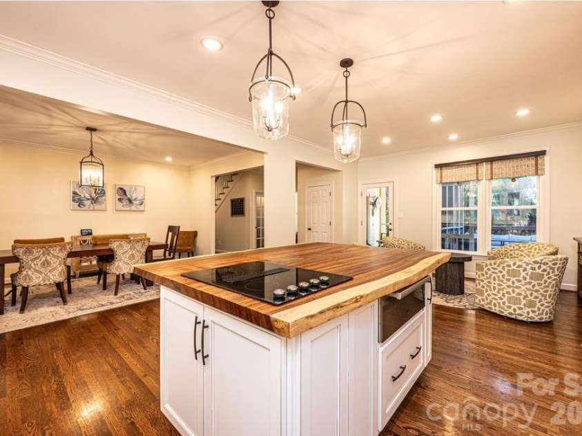 560 20th Avenue Court, Hickory, NC 28601.  MLS# CAR4323314, YatesRealty ID 14457. The kitchen will be the gathering spot!