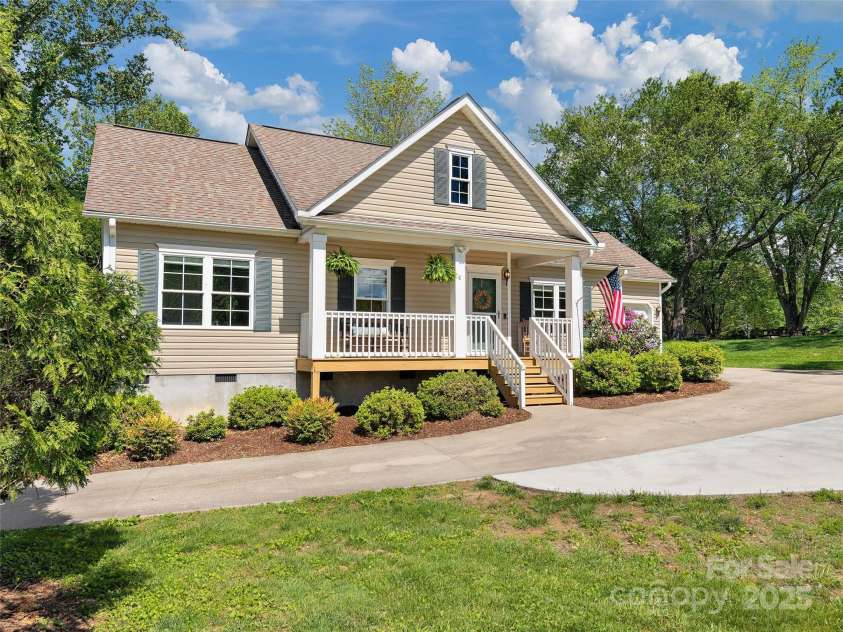 4 Greene Lane, Fletcher, NC 28732.  MLS# CAR4256056, YatesRealty ID 14458. One-level living
