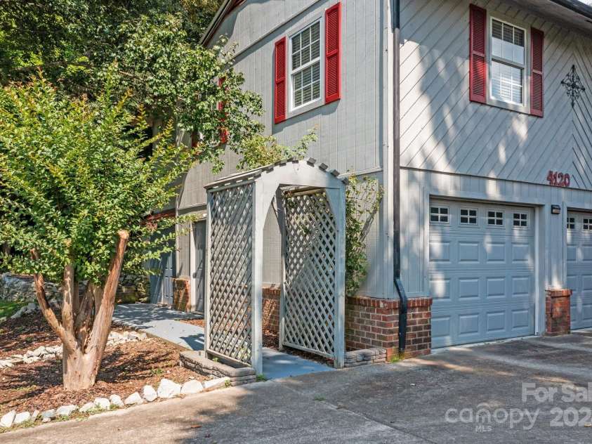 4120 Statesville Boulevard, Salisbury, NC 28147.  MLS# CAR4173800, YatesRealty ID 1446. 