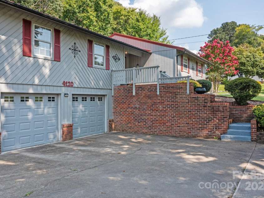 4120 Statesville Boulevard, Salisbury, NC 28147.  MLS# CAR4173800, YatesRealty ID 1446. 