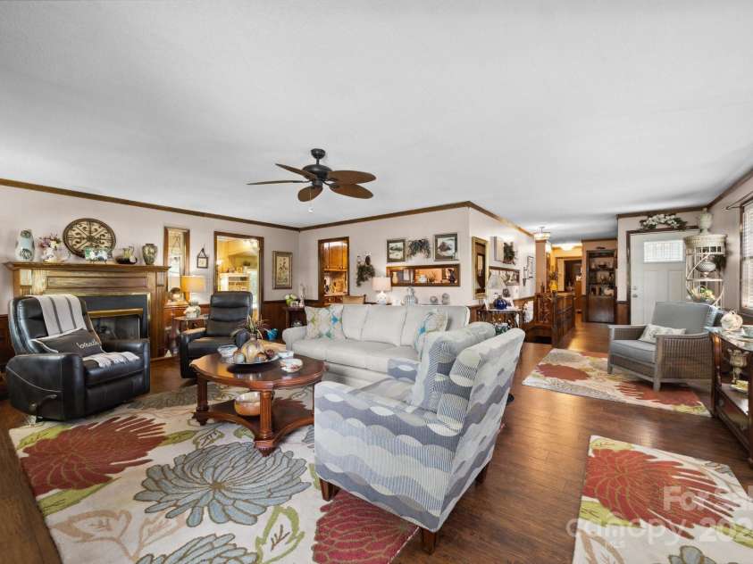 4120 Statesville Boulevard, Salisbury, NC 28147.  MLS# CAR4173800, YatesRealty ID 1446. 