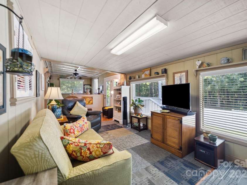 4120 Statesville Boulevard, Salisbury, NC 28147.  MLS# CAR4173800, YatesRealty ID 1446. 