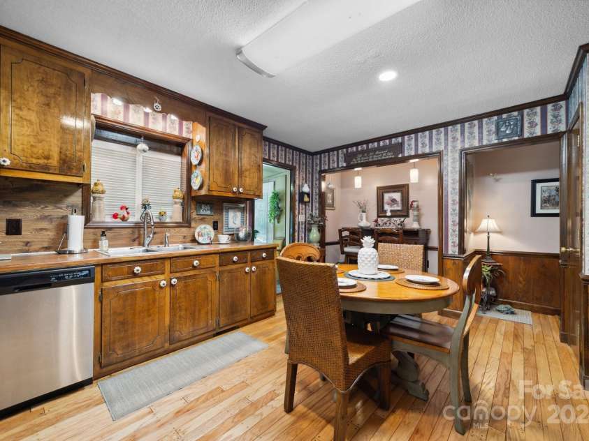 4120 Statesville Boulevard, Salisbury, NC 28147.  MLS# CAR4173800, YatesRealty ID 1446. 
