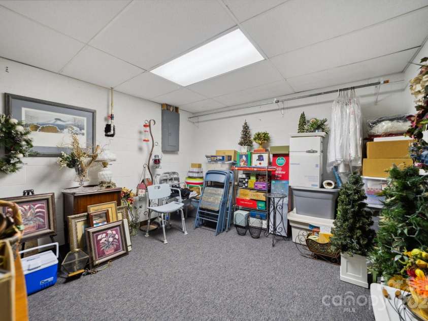 4120 Statesville Boulevard, Salisbury, NC 28147.  MLS# CAR4173800, YatesRealty ID 1446. 
