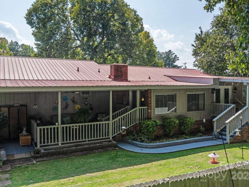 4120 Statesville Boulevard, Salisbury, NC 28147.  MLS# CAR4173800, YatesRealty ID 1446. 