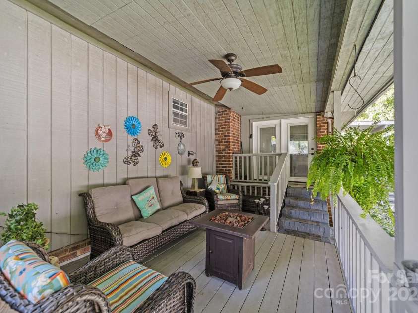 4120 Statesville Boulevard, Salisbury, NC 28147.  MLS# CAR4173800, YatesRealty ID 1446. 