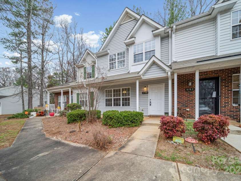 6766 Cypress Tree Lane, Charlotte, NC 28215.  MLS# CAR4330587, YatesRealty ID 1446. 