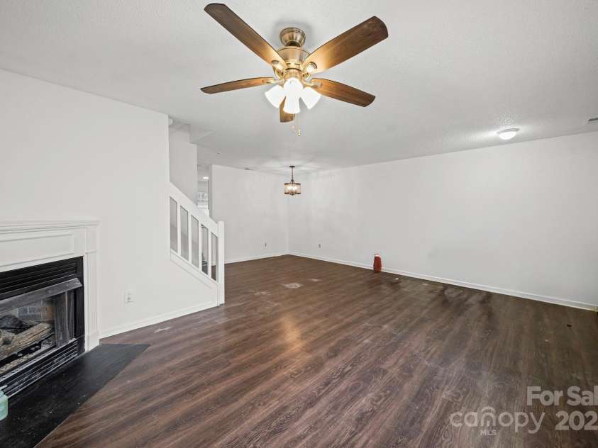 6766 Cypress Tree Lane, Charlotte, NC 28215.  MLS# CAR4330587, YatesRealty ID 1446. 