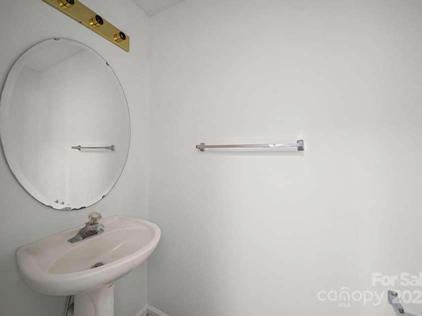 6766 Cypress Tree Lane, Charlotte, NC 28215.  MLS# CAR4330587, YatesRealty ID 1446. 