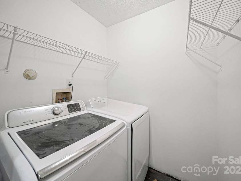 6766 Cypress Tree Lane, Charlotte, NC 28215.  MLS# CAR4330587, YatesRealty ID 1446. 