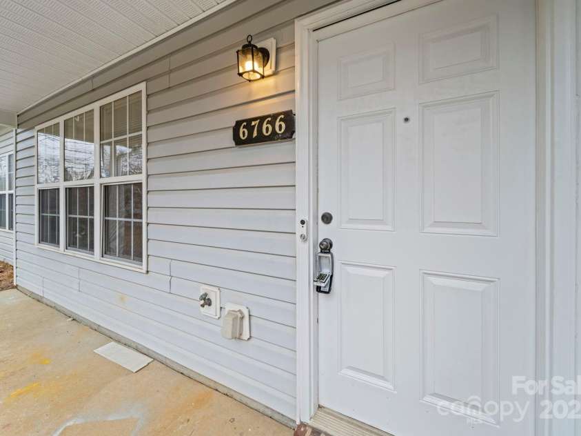6766 Cypress Tree Lane, Charlotte, NC 28215.  MLS# CAR4330587, YatesRealty ID 1446. 
