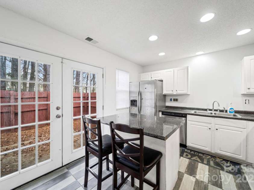 6766 Cypress Tree Lane, Charlotte, NC 28215.  MLS# CAR4330587, YatesRealty ID 1446. 