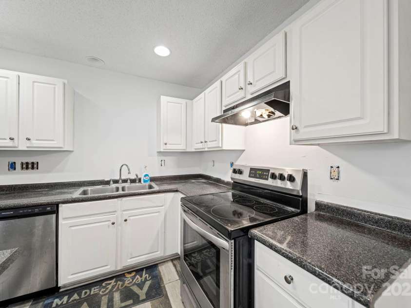 6766 Cypress Tree Lane, Charlotte, NC 28215.  MLS# CAR4330587, YatesRealty ID 1446. 