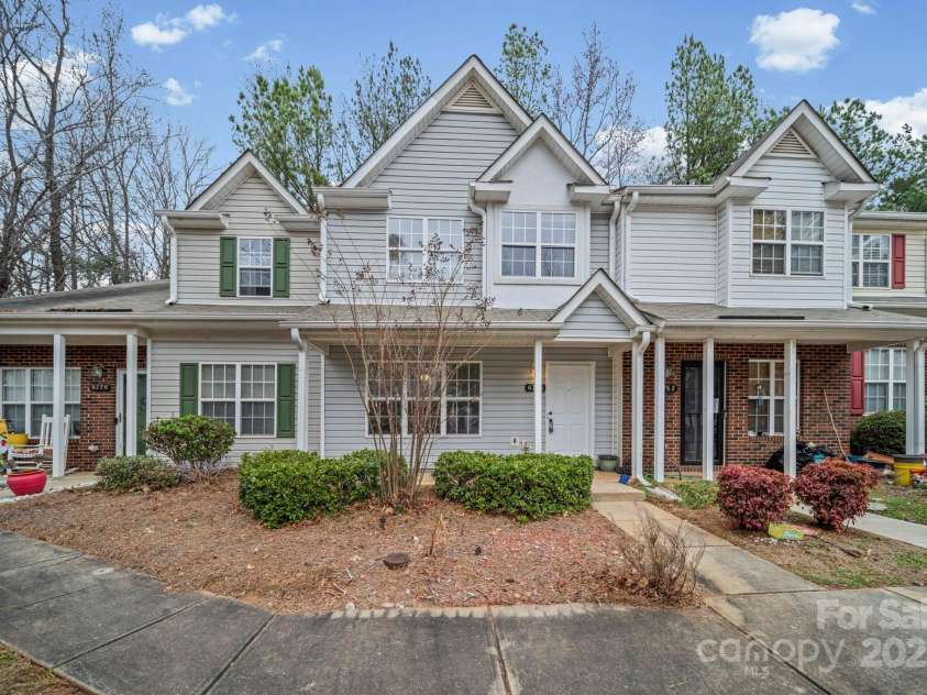 6766 Cypress Tree Lane, Charlotte, NC 28215.  MLS# CAR4330587, YatesRealty ID 1446. 