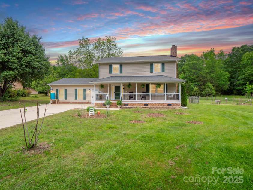 915 Gate Road, Monroe, NC 28112.  MLS# CAR4245908, YatesRealty ID 14460. 