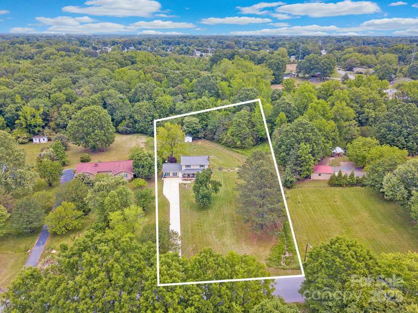 915 Gate Road, Monroe, NC 28112.  MLS# CAR4245908, YatesRealty ID 14460. Approximate lot lines