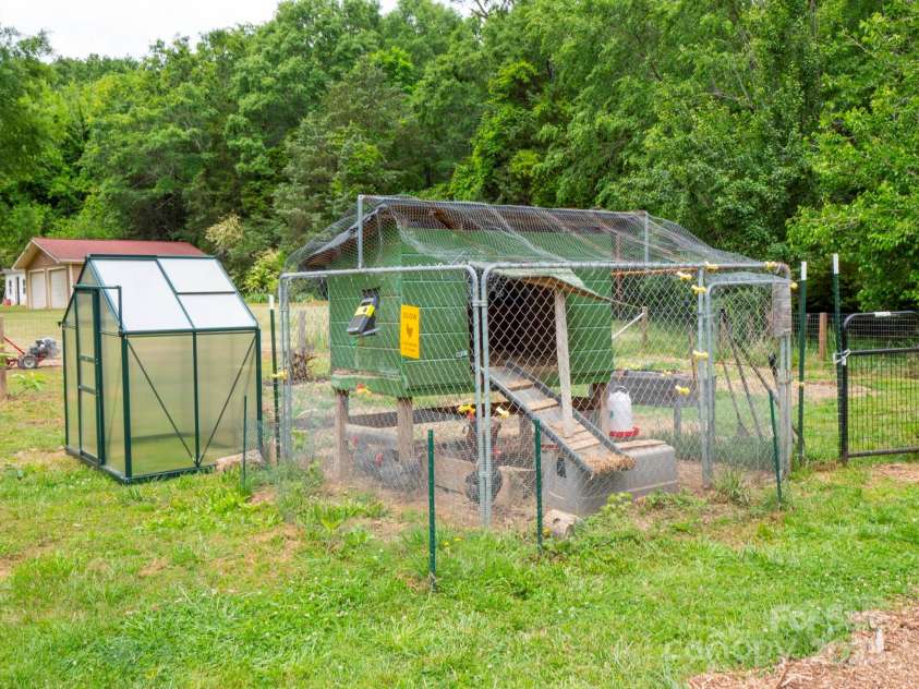 915 Gate Road, Monroe, NC 28112.  MLS# CAR4245908, YatesRealty ID 14460. Chicken Coop &