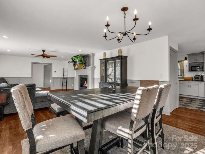 2115 Stoney View Court, Hendersonville, NC 28792.  MLS# CAR4310001, YatesRealty ID 14461. Dining Area