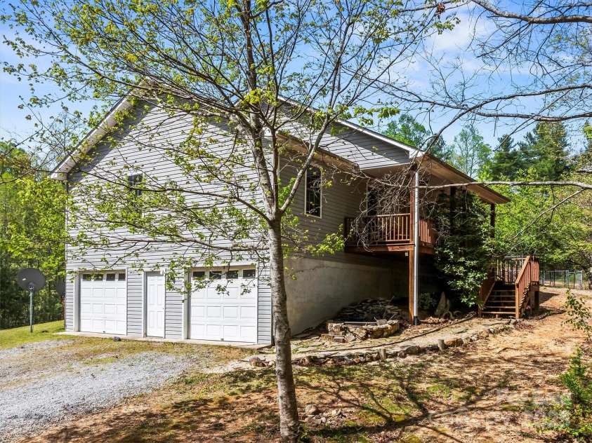 316 Big Raven Lane, Saluda, NC 28773.  MLS# CAR4254113, YatesRealty ID 14461. 