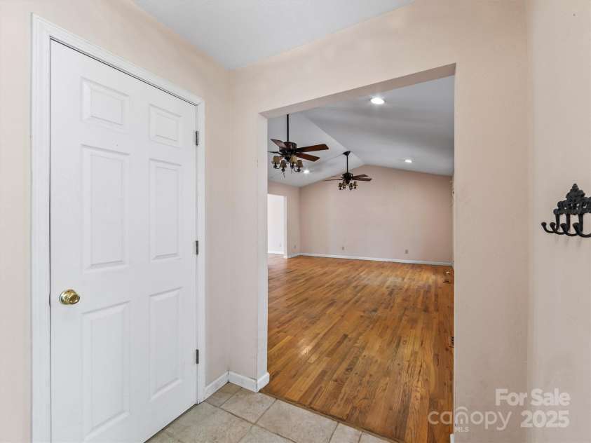 316 Big Raven Lane, Saluda, NC 28773.  MLS# CAR4254113, YatesRealty ID 14461. 