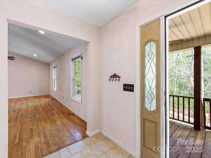316 Big Raven Lane, Saluda, NC 28773.  MLS# CAR4254113, YatesRealty ID 14461. 