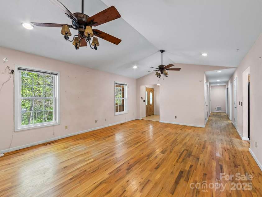 316 Big Raven Lane, Saluda, NC 28773.  MLS# CAR4254113, YatesRealty ID 14461. 
