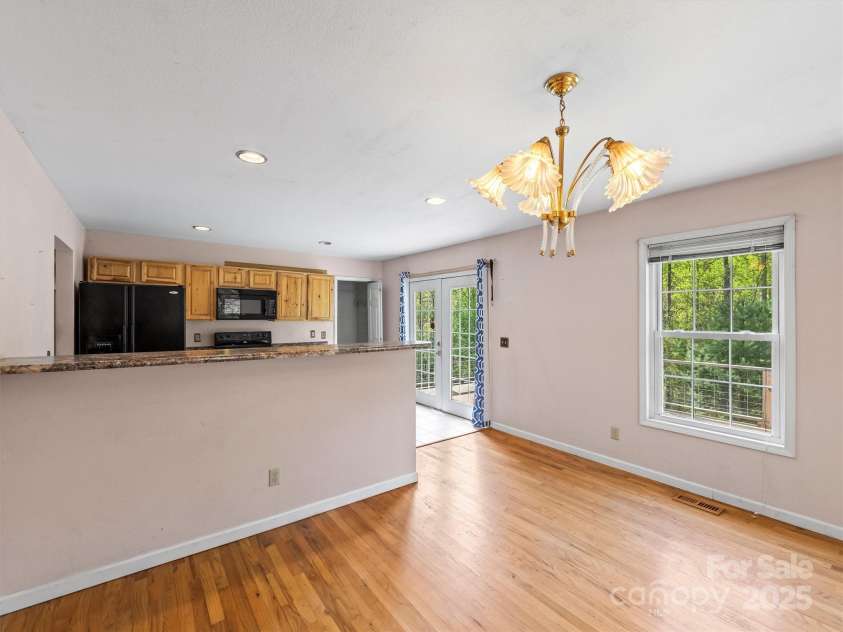 316 Big Raven Lane, Saluda, NC 28773.  MLS# CAR4254113, YatesRealty ID 14461. 