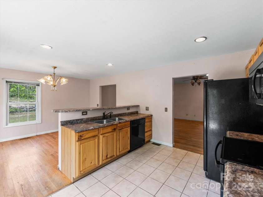 316 Big Raven Lane, Saluda, NC 28773.  MLS# CAR4254113, YatesRealty ID 14461. 