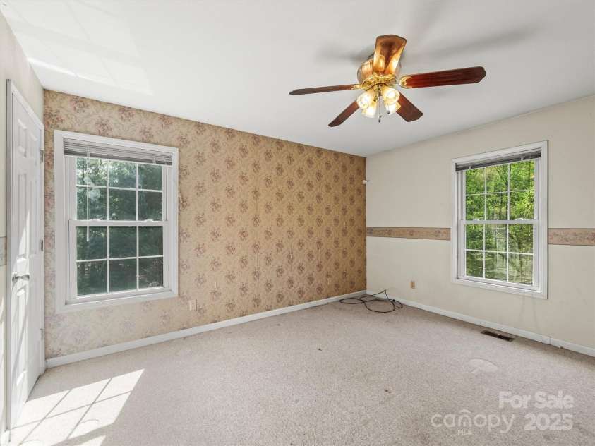 316 Big Raven Lane, Saluda, NC 28773.  MLS# CAR4254113, YatesRealty ID 14461. 
