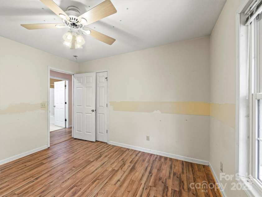 316 Big Raven Lane, Saluda, NC 28773.  MLS# CAR4254113, YatesRealty ID 14461. 