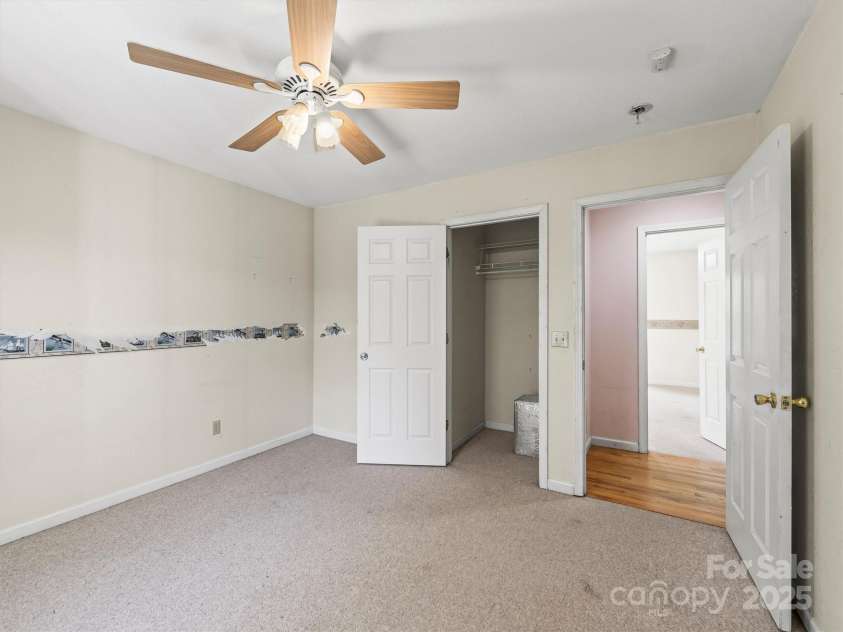 316 Big Raven Lane, Saluda, NC 28773.  MLS# CAR4254113, YatesRealty ID 14461. 