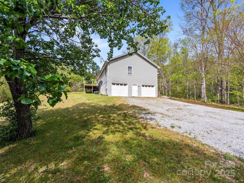 316 Big Raven Lane, Saluda, NC 28773.  MLS# CAR4254113, YatesRealty ID 14461. 