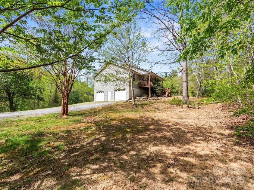 316 Big Raven Lane, Saluda, NC 28773.  MLS# CAR4254113, YatesRealty ID 14461. 