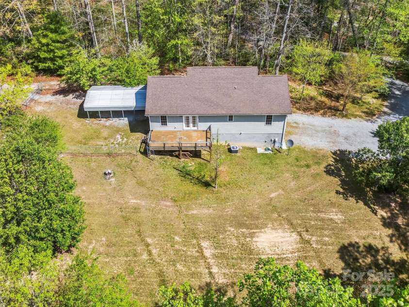 316 Big Raven Lane, Saluda, NC 28773.  MLS# CAR4254113, YatesRealty ID 14461. 