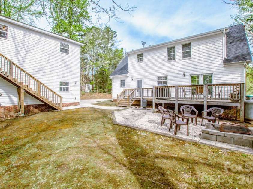 158 Wood Acre Drive, Mooresville, NC 28115.  MLS# CAR4366689, YatesRealty ID 14464. 2 back decks