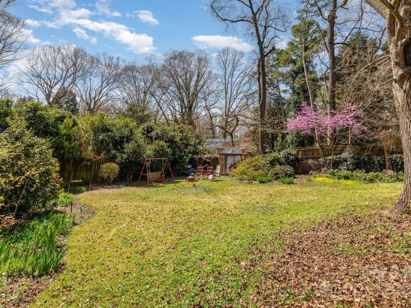 1041 Cutler Place, Charlotte, NC 28205.  MLS# CAR4237172, YatesRealty ID 14465. 