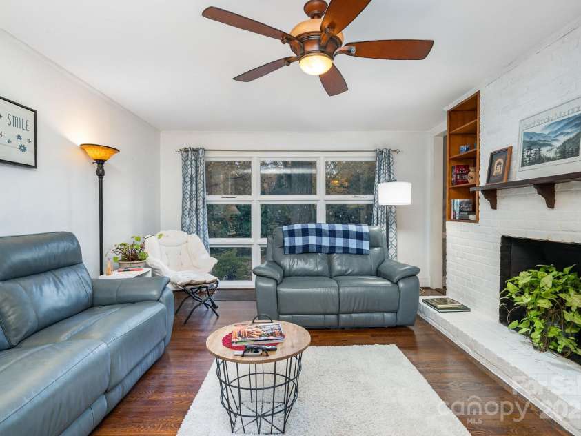 1041 Cutler Place, Charlotte, NC 28205.  MLS# CAR4237172, YatesRealty ID 14465. 
